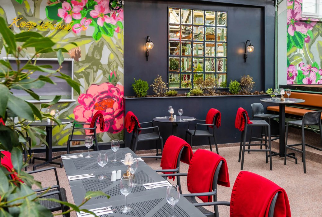 Harcourt Bar Garden Lounge